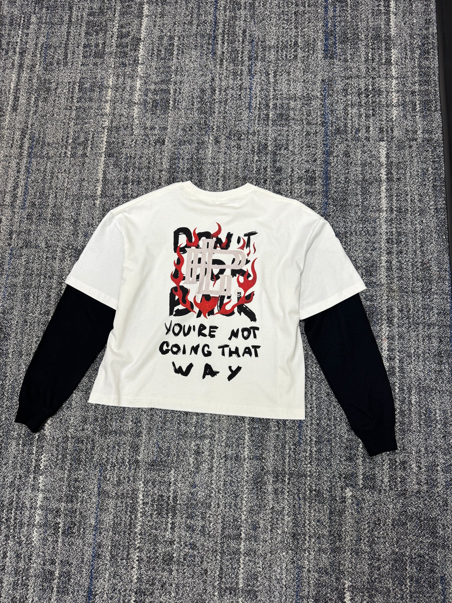 "DON'T LOOK BACK" TEE (Layered Contrast Sleeve)