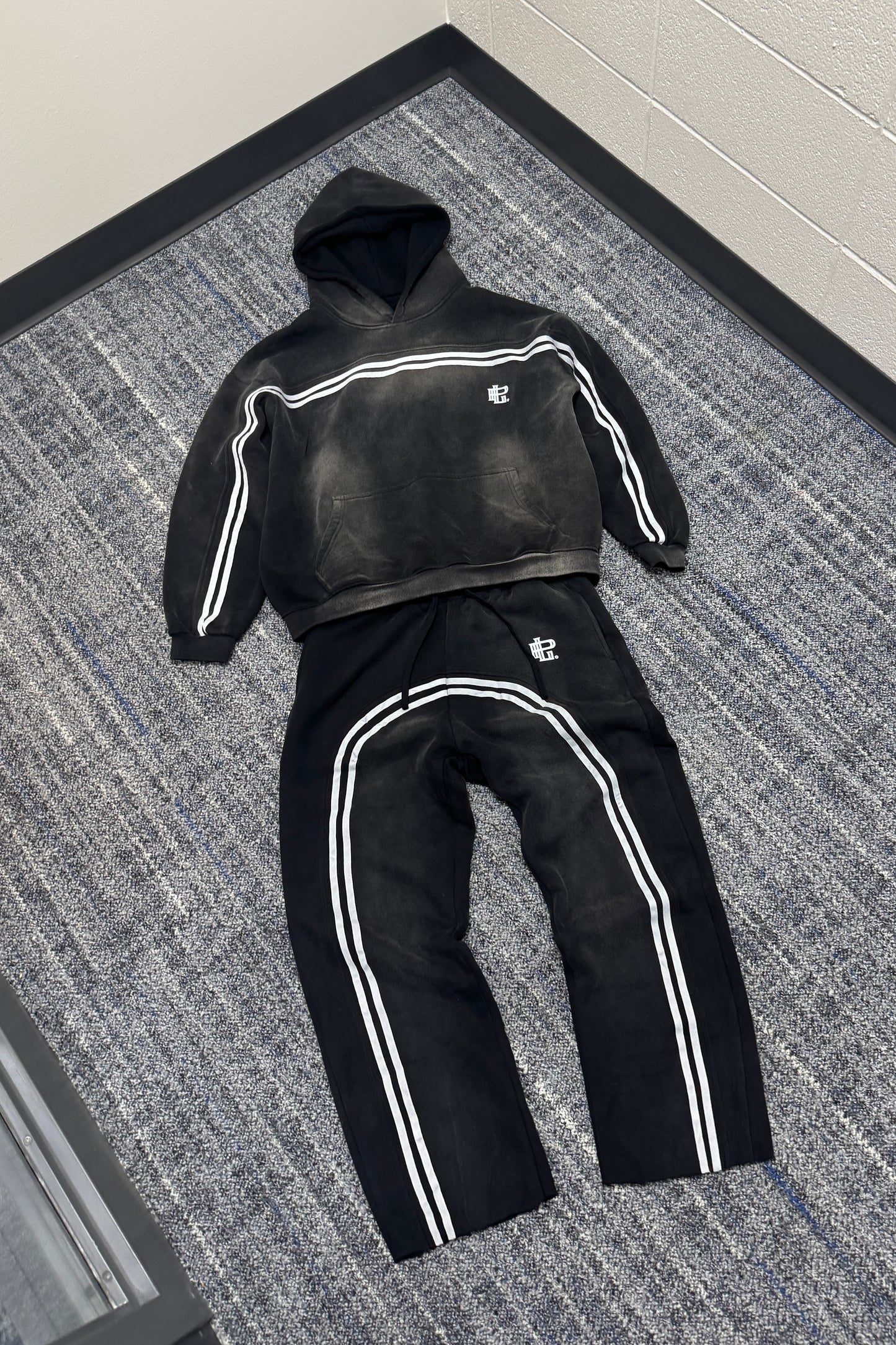 "AUTUMN SWEATS" (Sun Fade Contrast Tape Fleece)