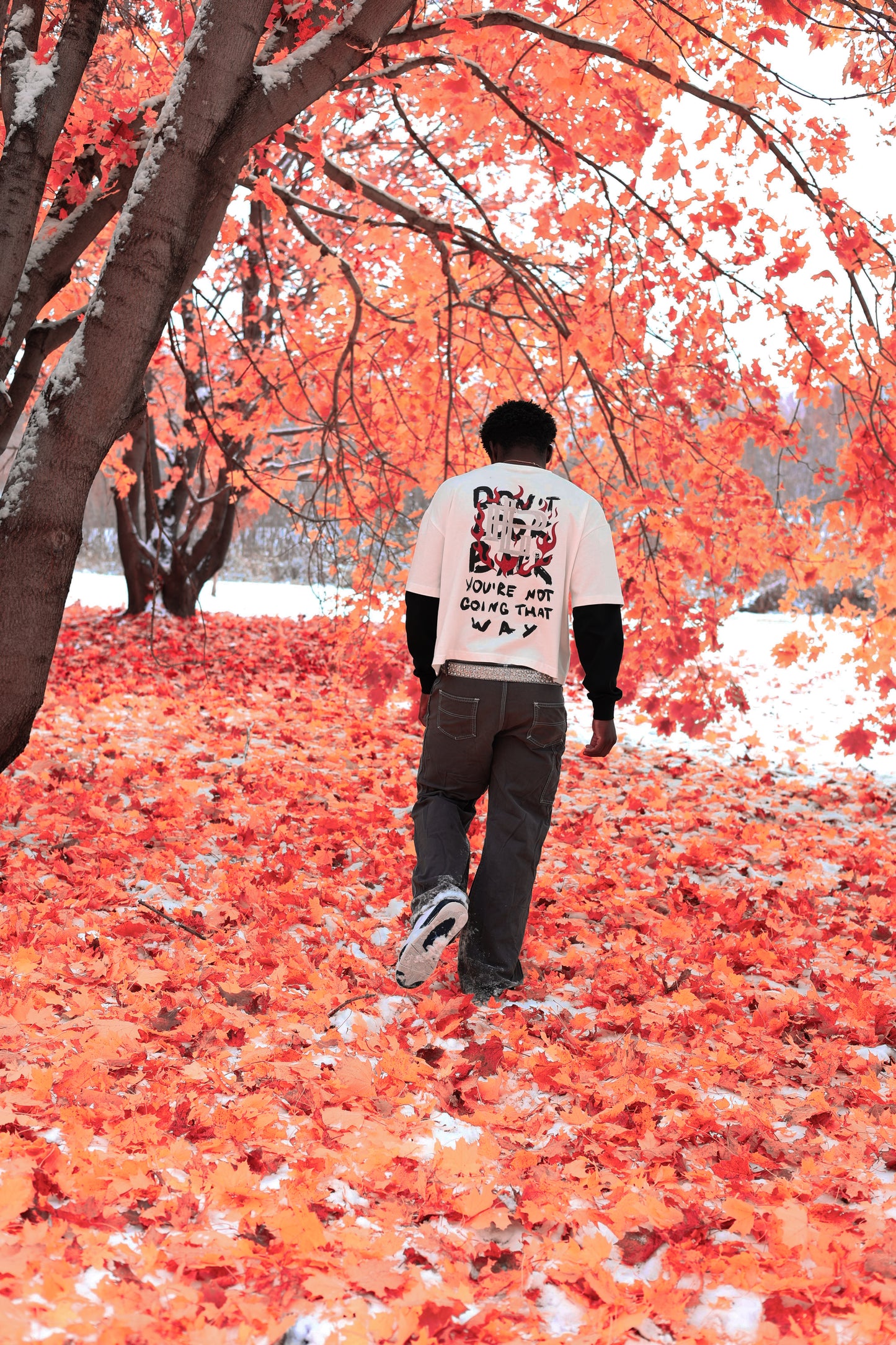 "DON'T LOOK BACK" TEE (Layered Contrast Sleeve)
